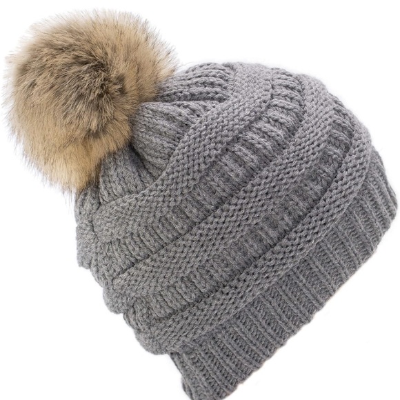 New with Tags Soft Stretch Cable Knit Ribbed faux Fur Pom PomBeanie Hat - Picture 2 of 3
